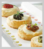 Mozzarella canap&eacute;s
